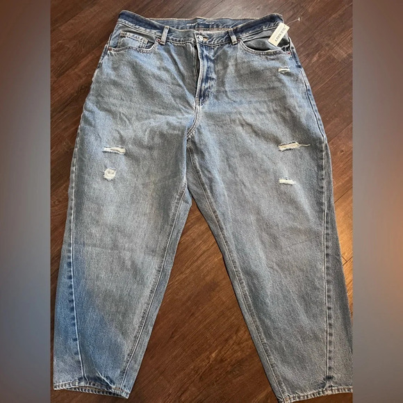 Old Navy women’s size 18 extra high rise Jeans distressed New light wash - Picture 1 of 3